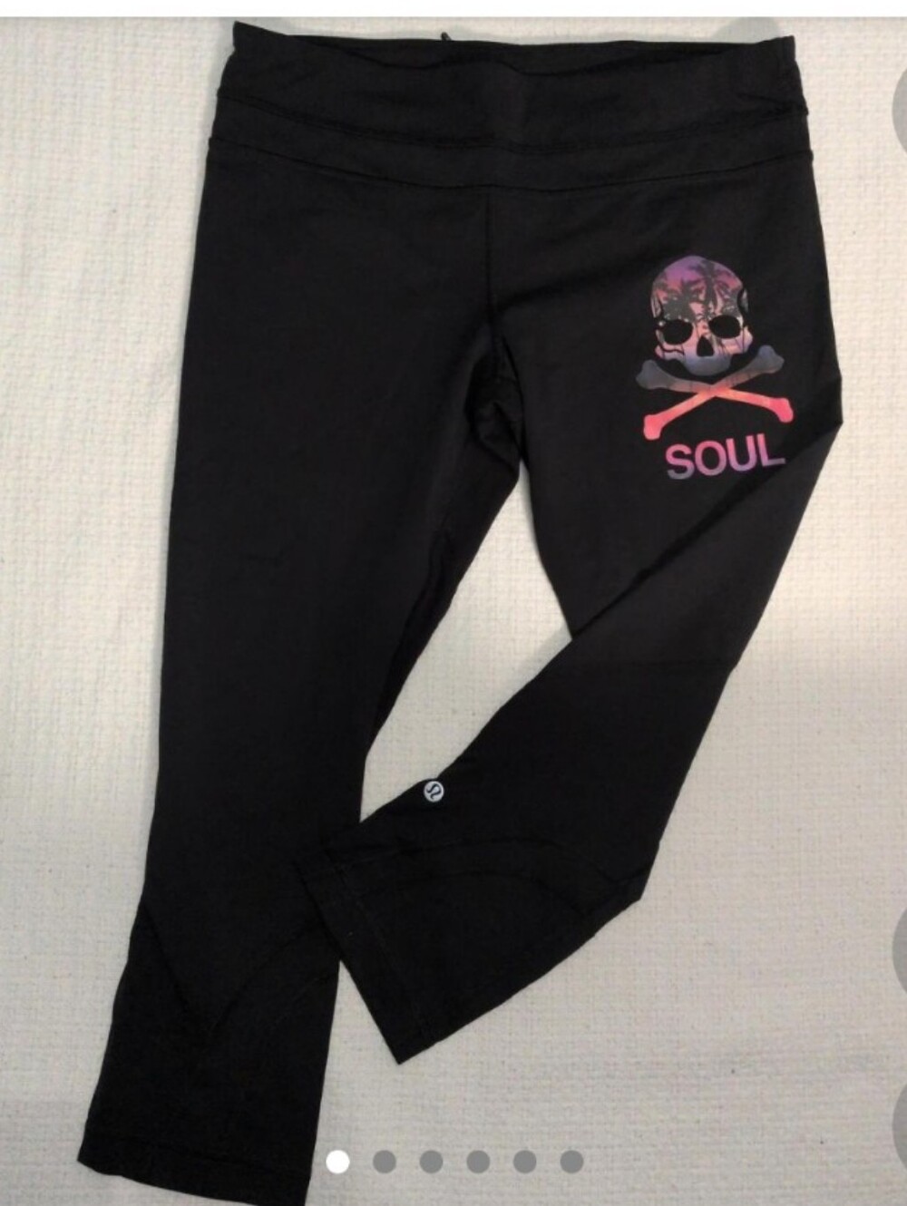 lululemon athletica Black Leggings with Pink Accent Skull